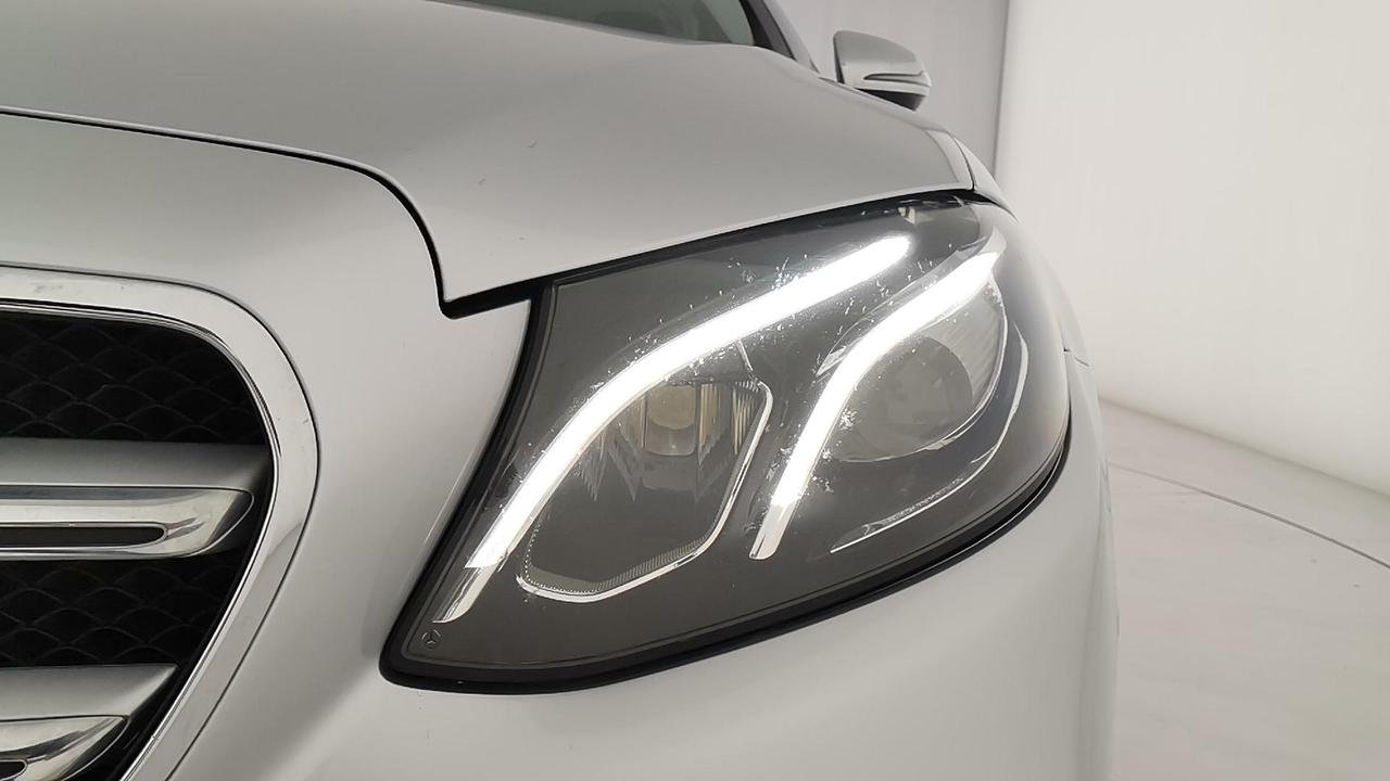 E SW 220 d Premium 4matic auto - Certified