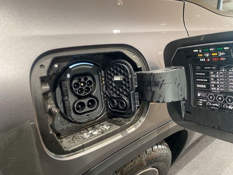 EQB 250 Premium Plus - Certified