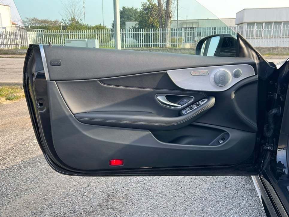 C Cabrio 220 d Premium Plus 4matic auto - Certified