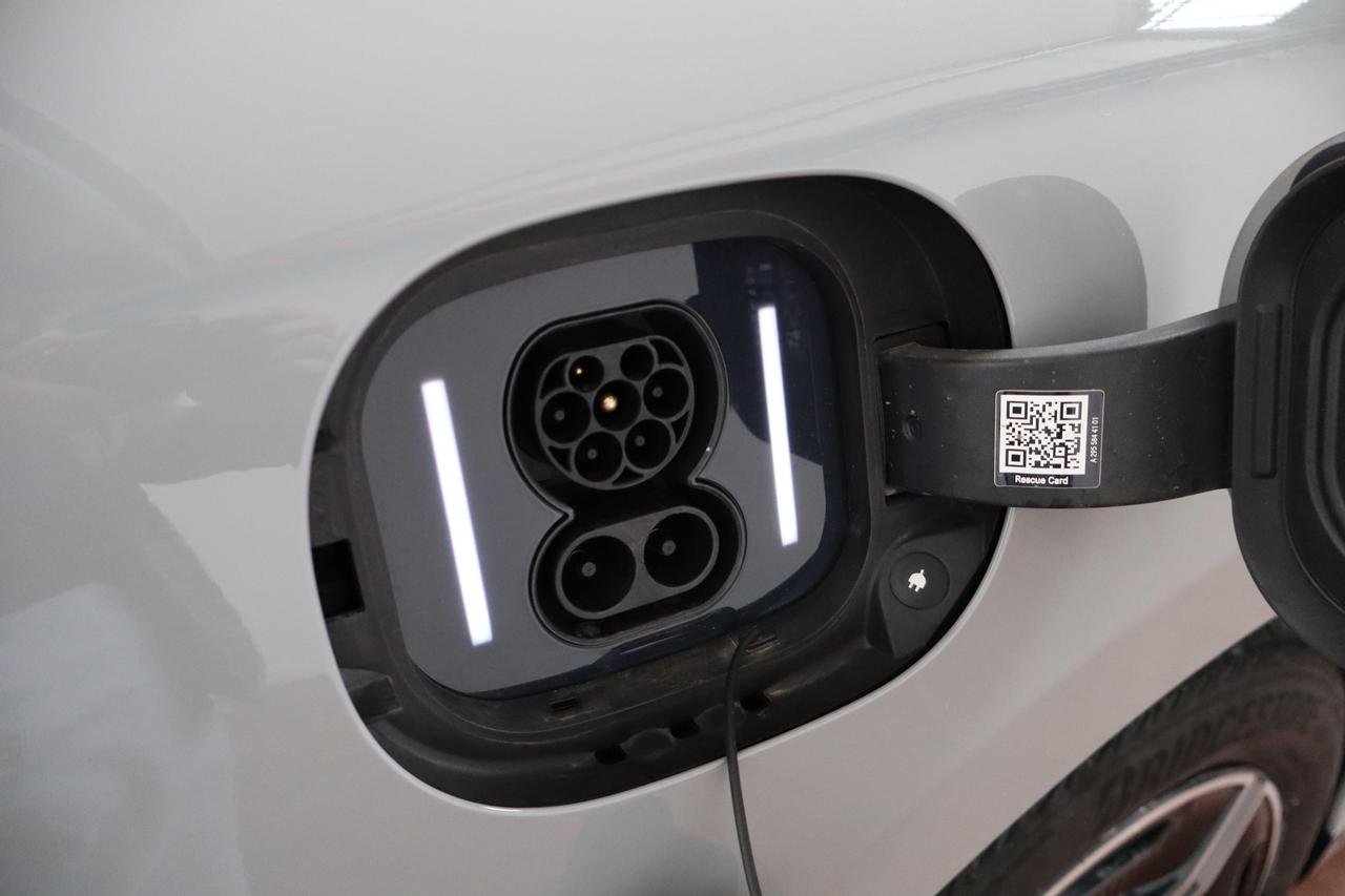EQE 350 Premium Plus 4matic - Certified