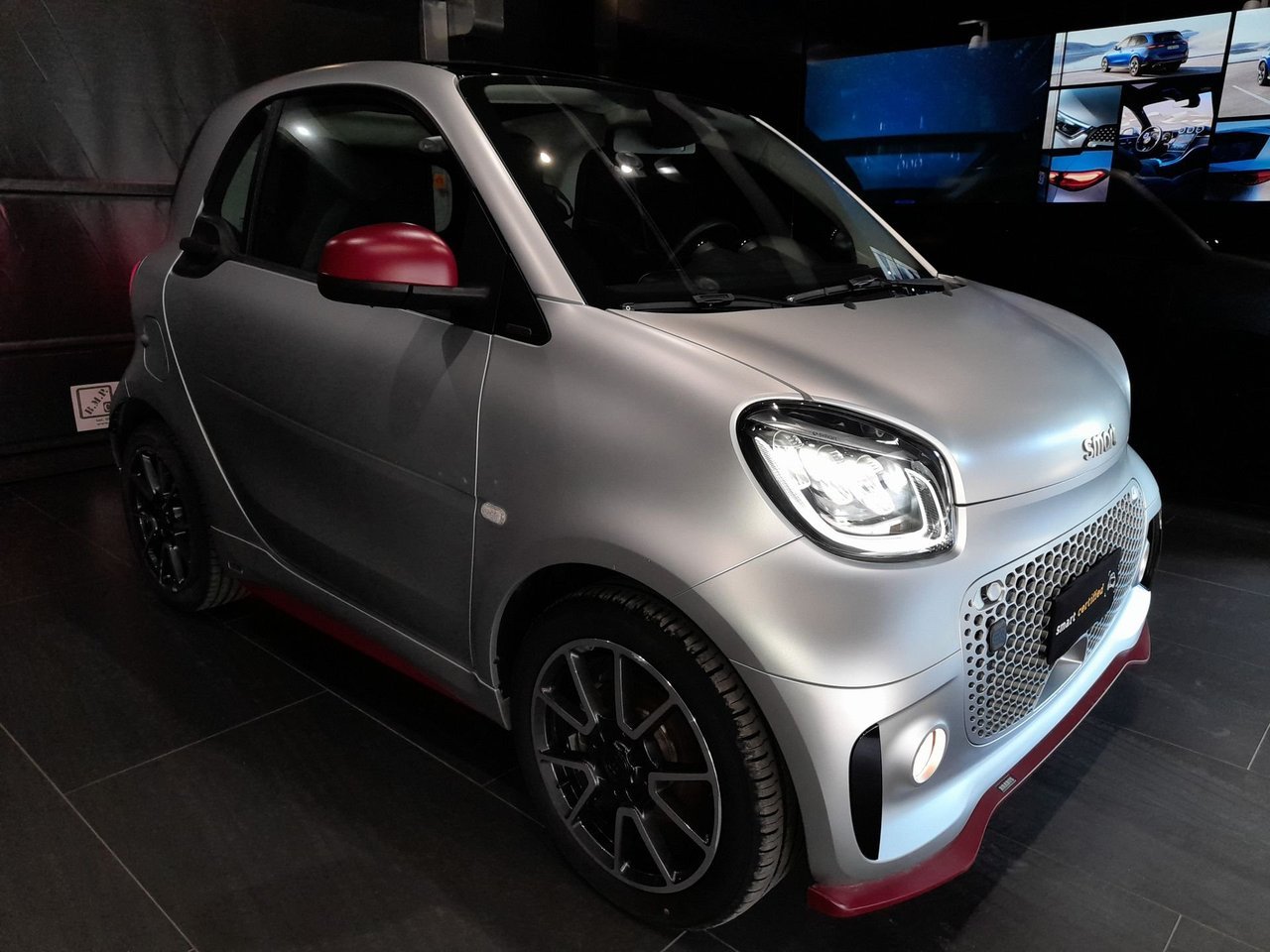 Fortwo eq Ushuaia Silver Matt 22kW - Certified