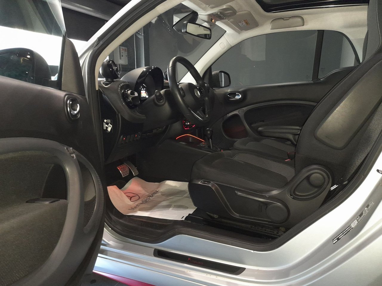 Fortwo eq Ushuaia Silver Matt 22kW - Certified