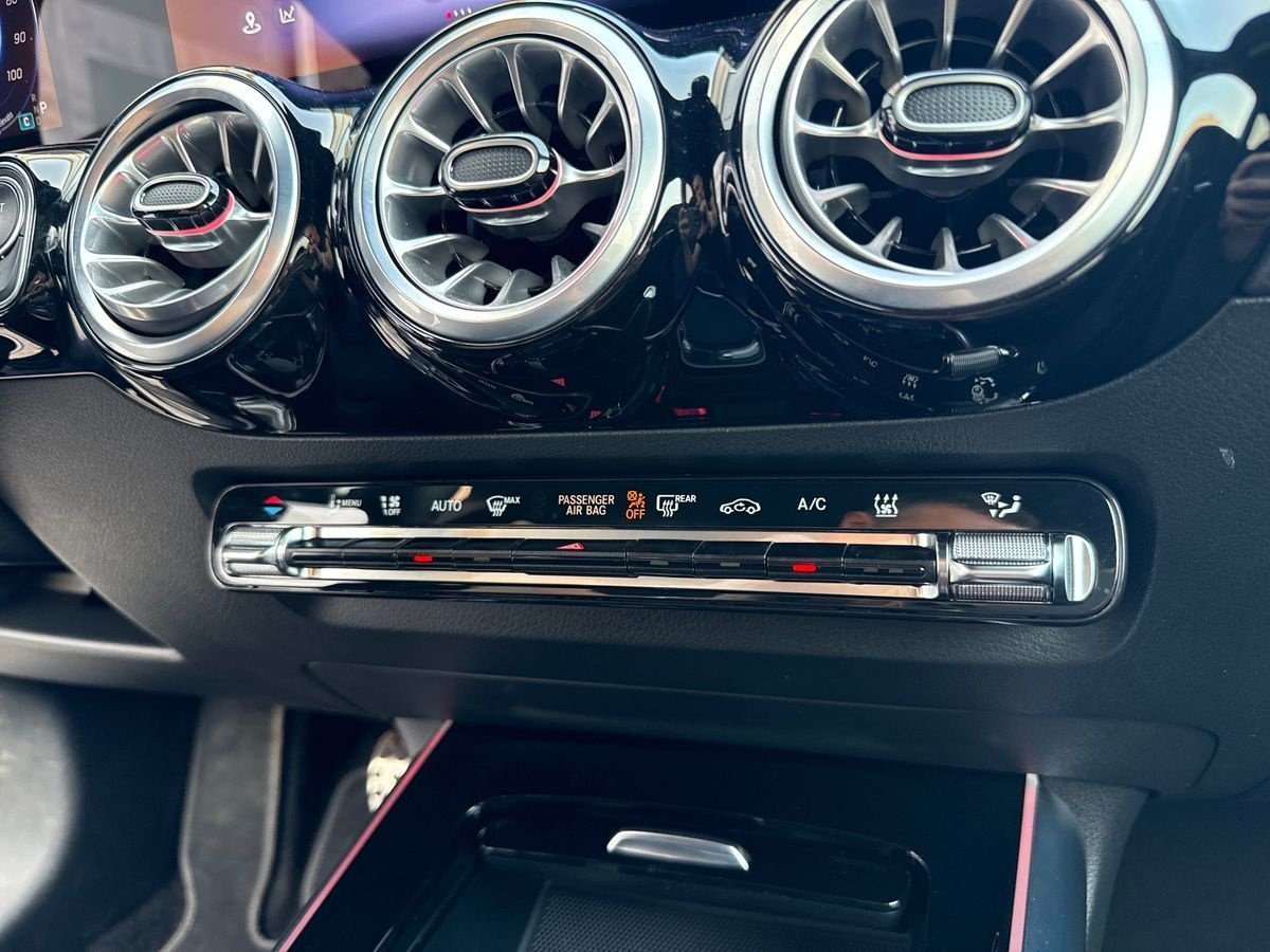 EQA 300 AMG Line Advanced 4matic - Certified