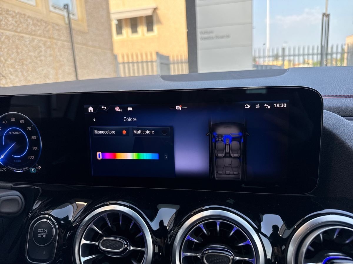 EQA 300 AMG Line Advanced 4matic - Certified