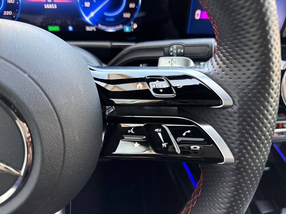 EQA 300 AMG Line Advanced 4matic - Certified