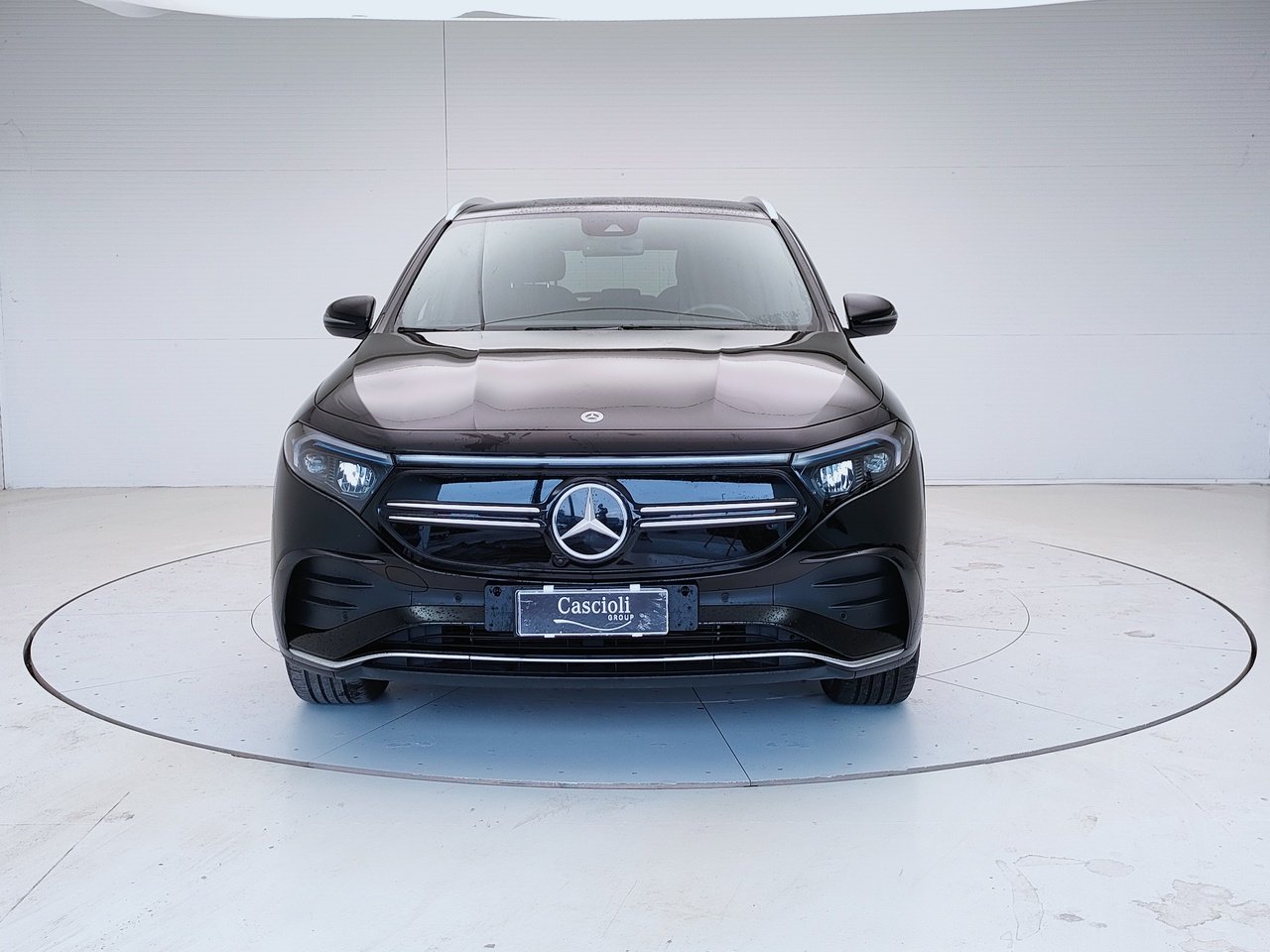 EQA 300 Premium 4matic - Certified