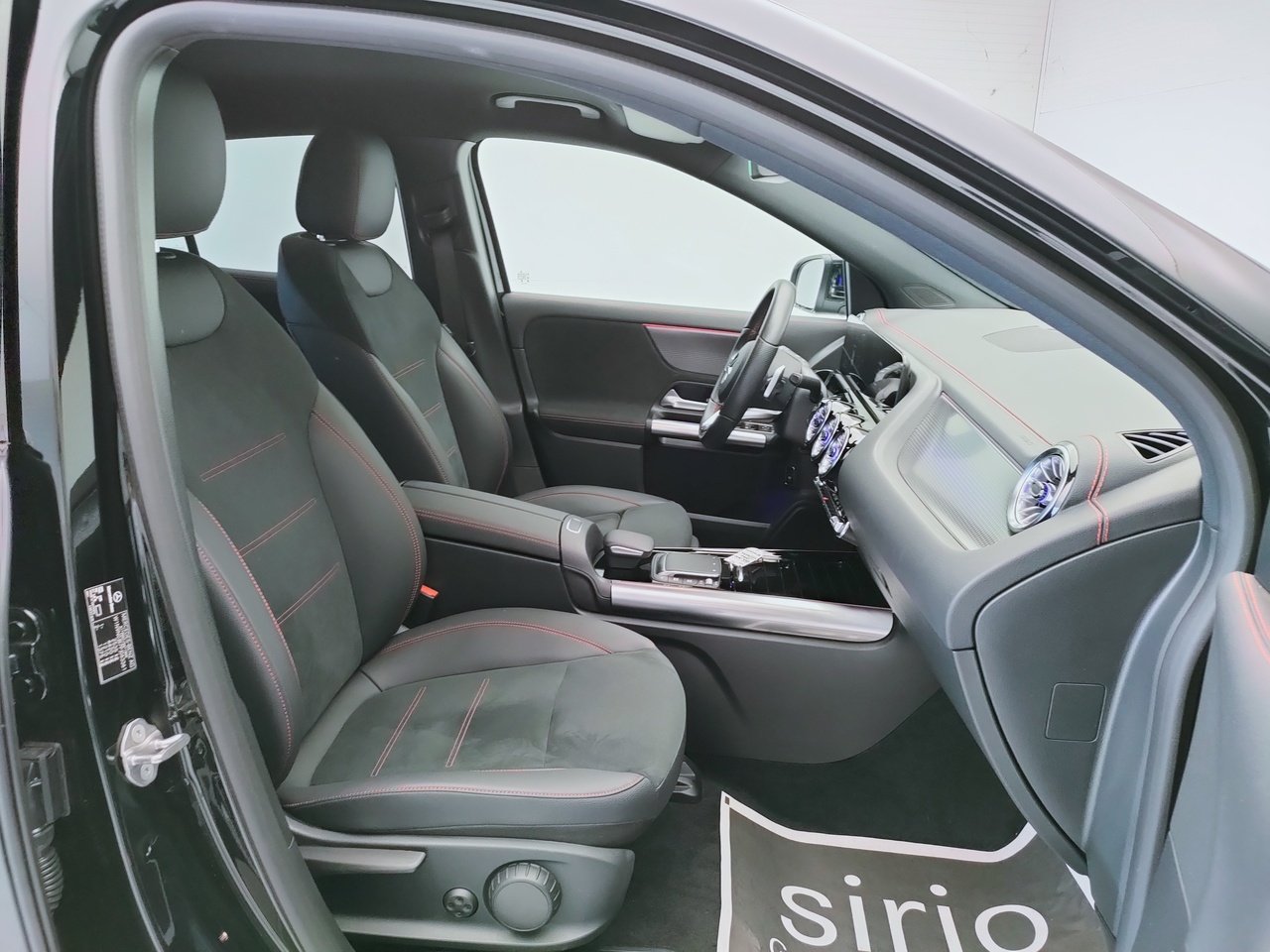 EQA 300 Premium 4matic - Certified