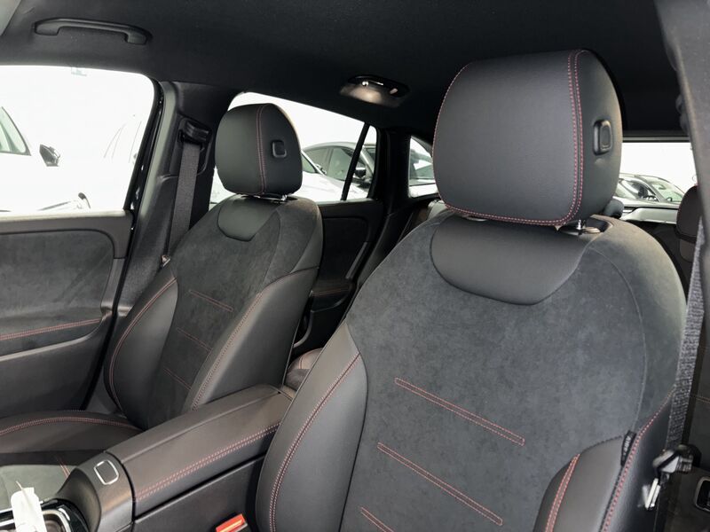 EQA 300 AMG Line Advanced 4matic - Certified