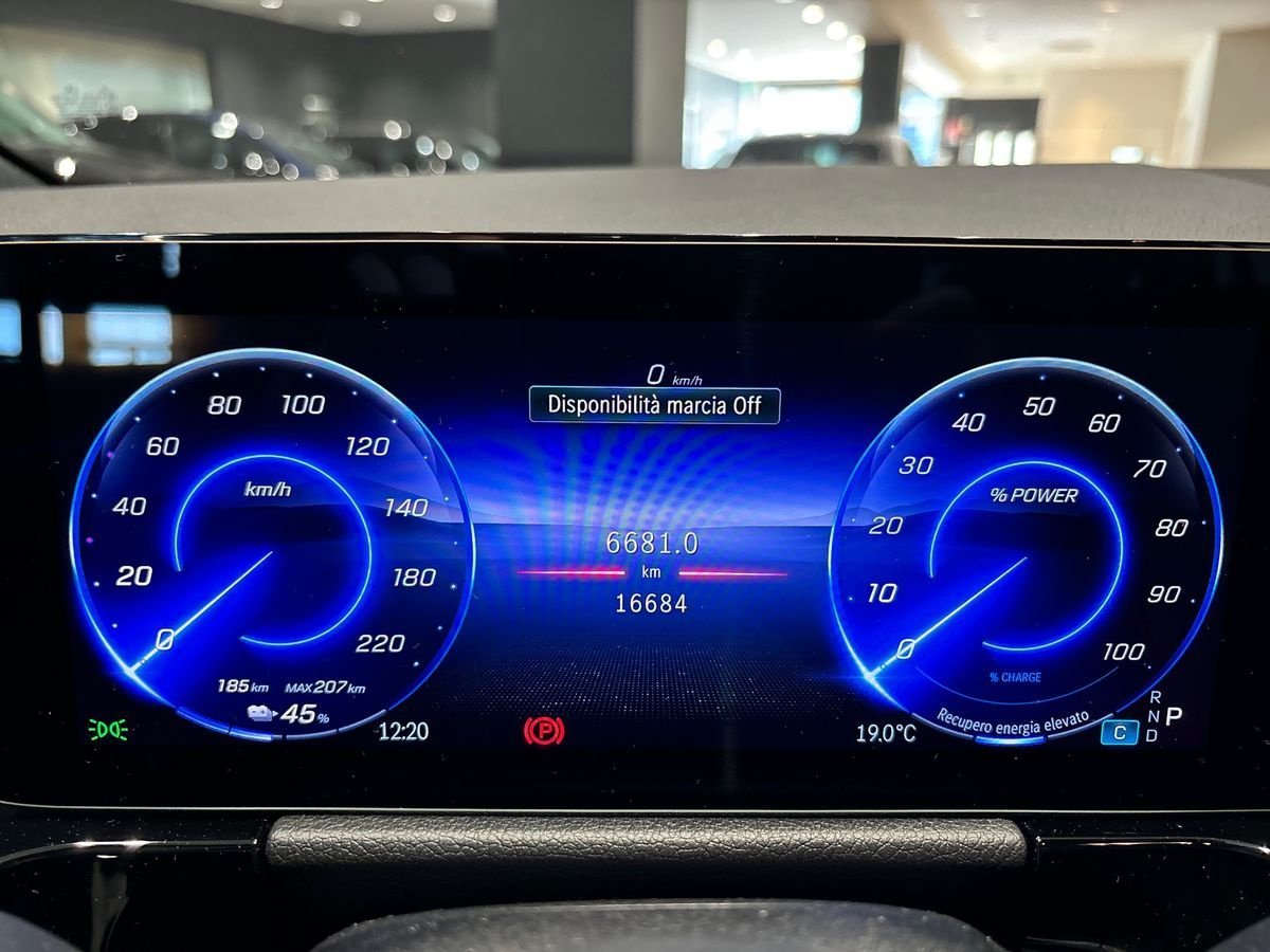 EQA 300 Progressive Advanced 4matic - Certified