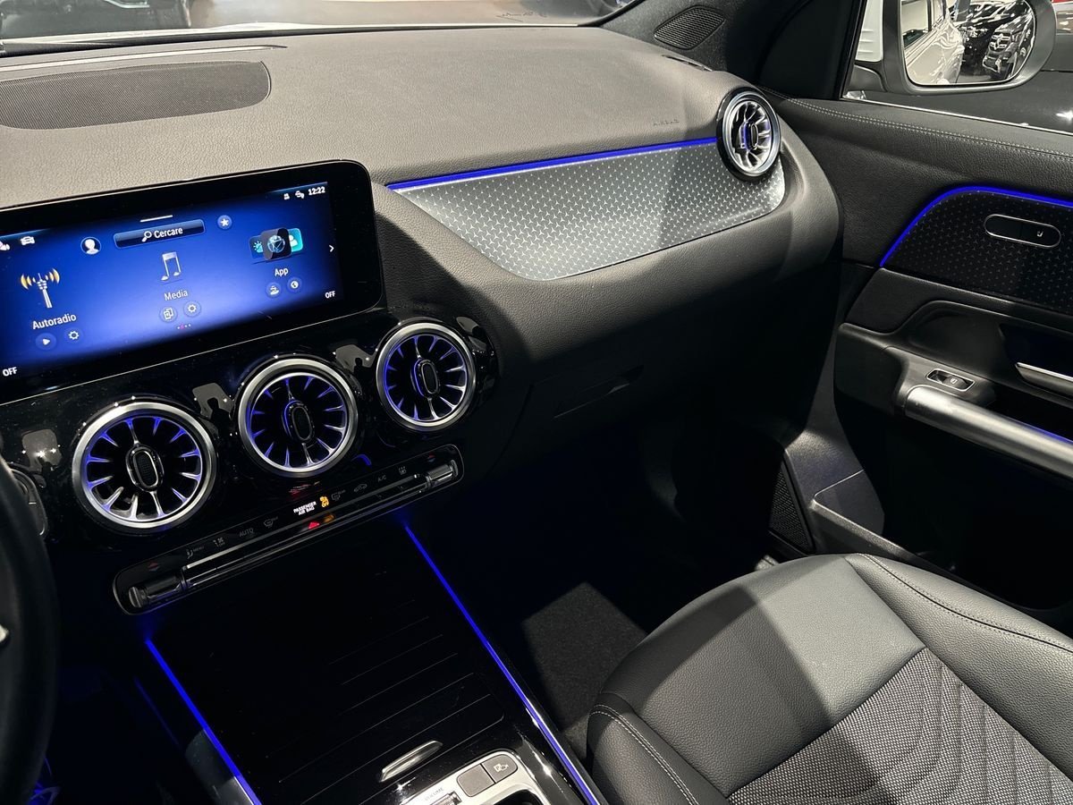 EQA 300 Progressive Advanced 4matic - Certified