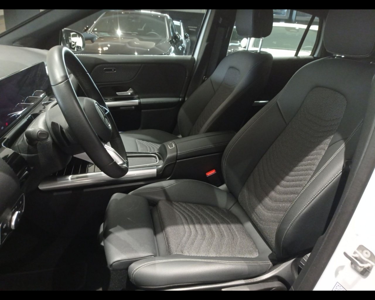 EQA 300 Progressive Advanced 4matic - Certified