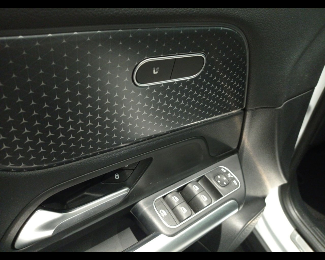 EQA 300 Progressive Advanced 4matic - Certified
