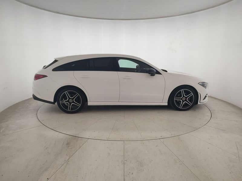 CLA Shooting Brake 180 d Premium auto - Certified