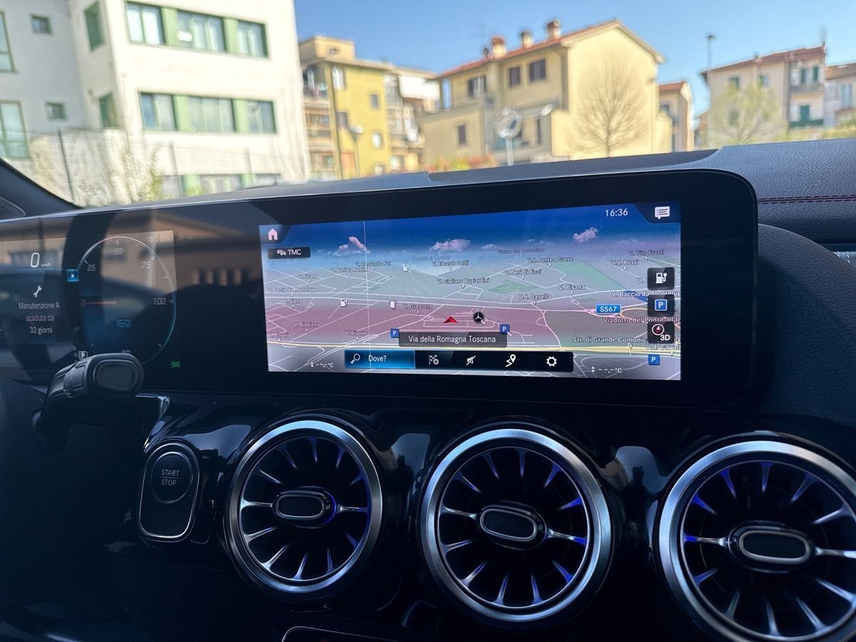 EQA 300 Premium 4matic - Certified