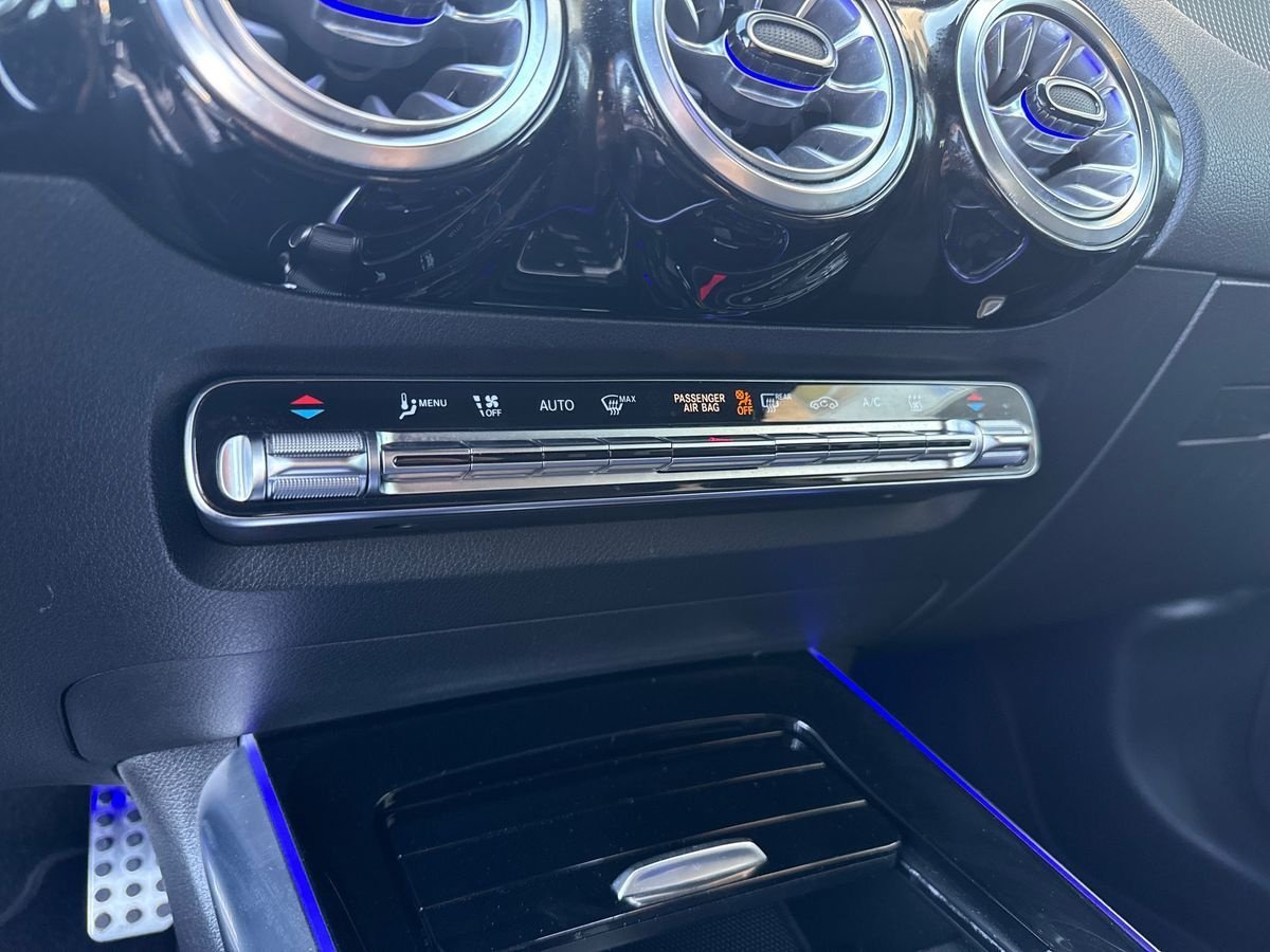 EQA 300 Premium 4matic - Certified