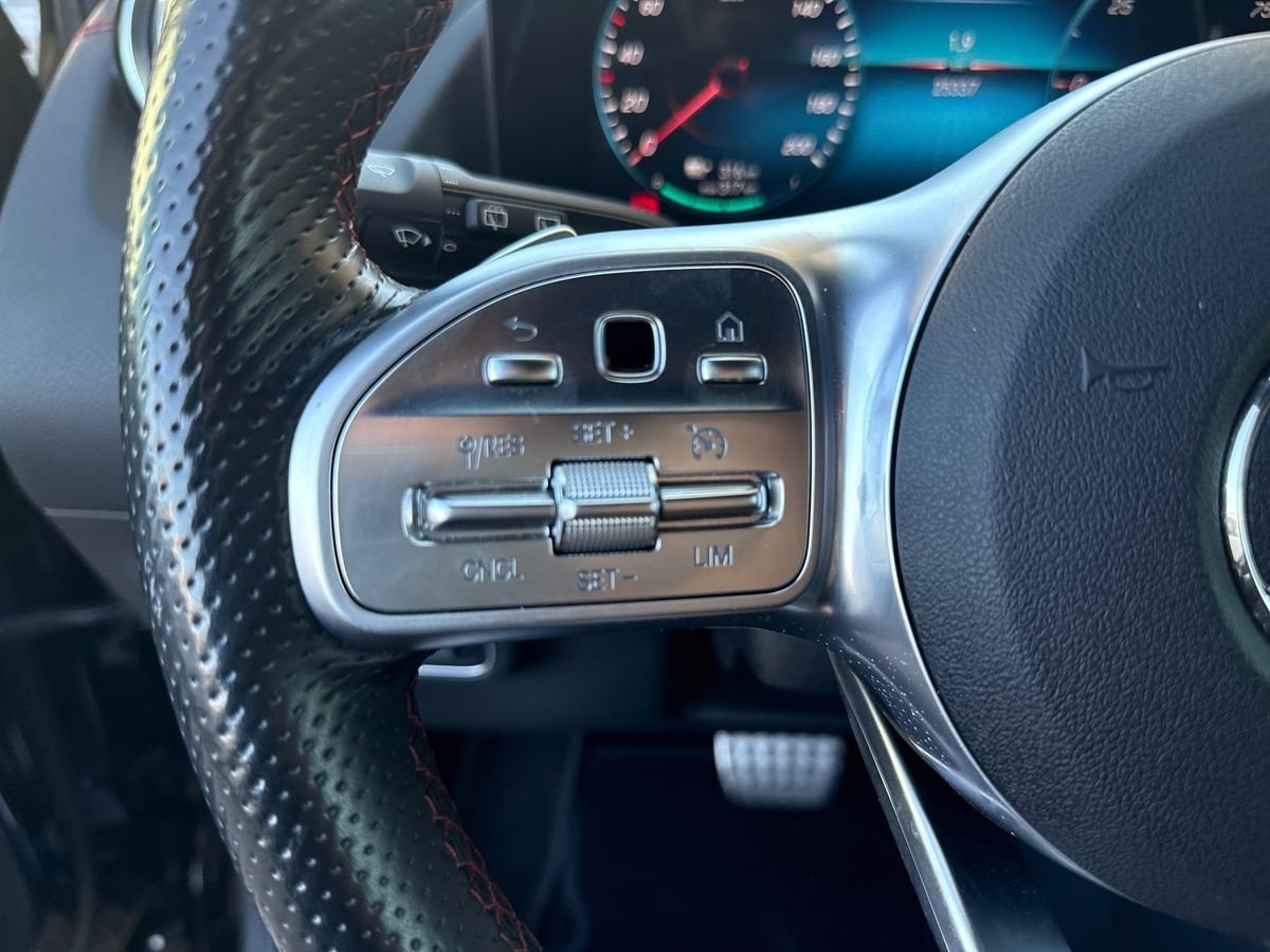 EQA 300 Premium 4matic - Certified