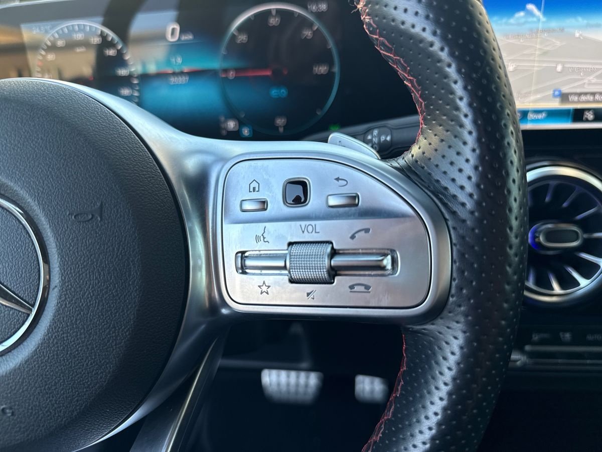 EQA 300 Premium 4matic - Certified