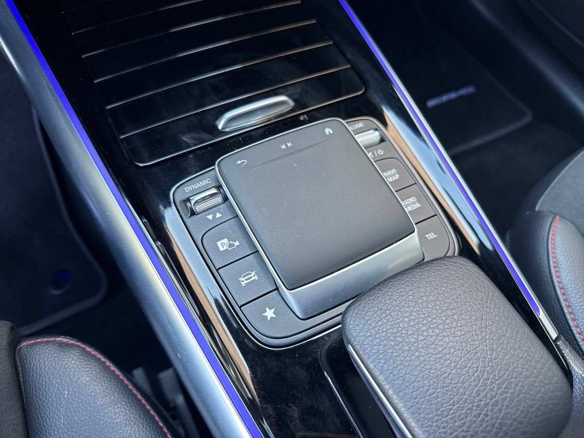 EQA 300 Premium 4matic - Certified