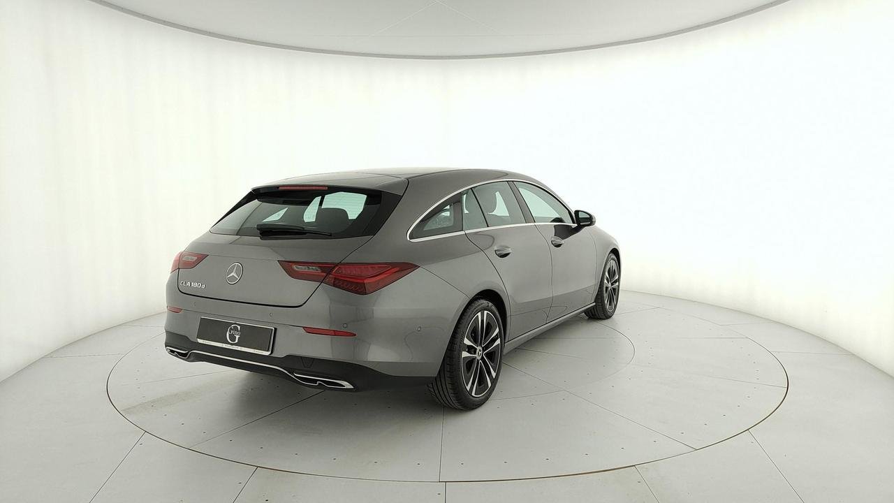 CLA Shooting Brake 180 d Progressive Advanced auto - Certified
