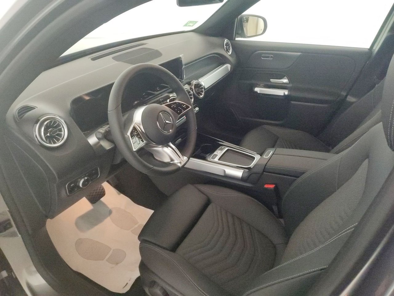 EQB 300 Progressive Advanced 4matic - Certified