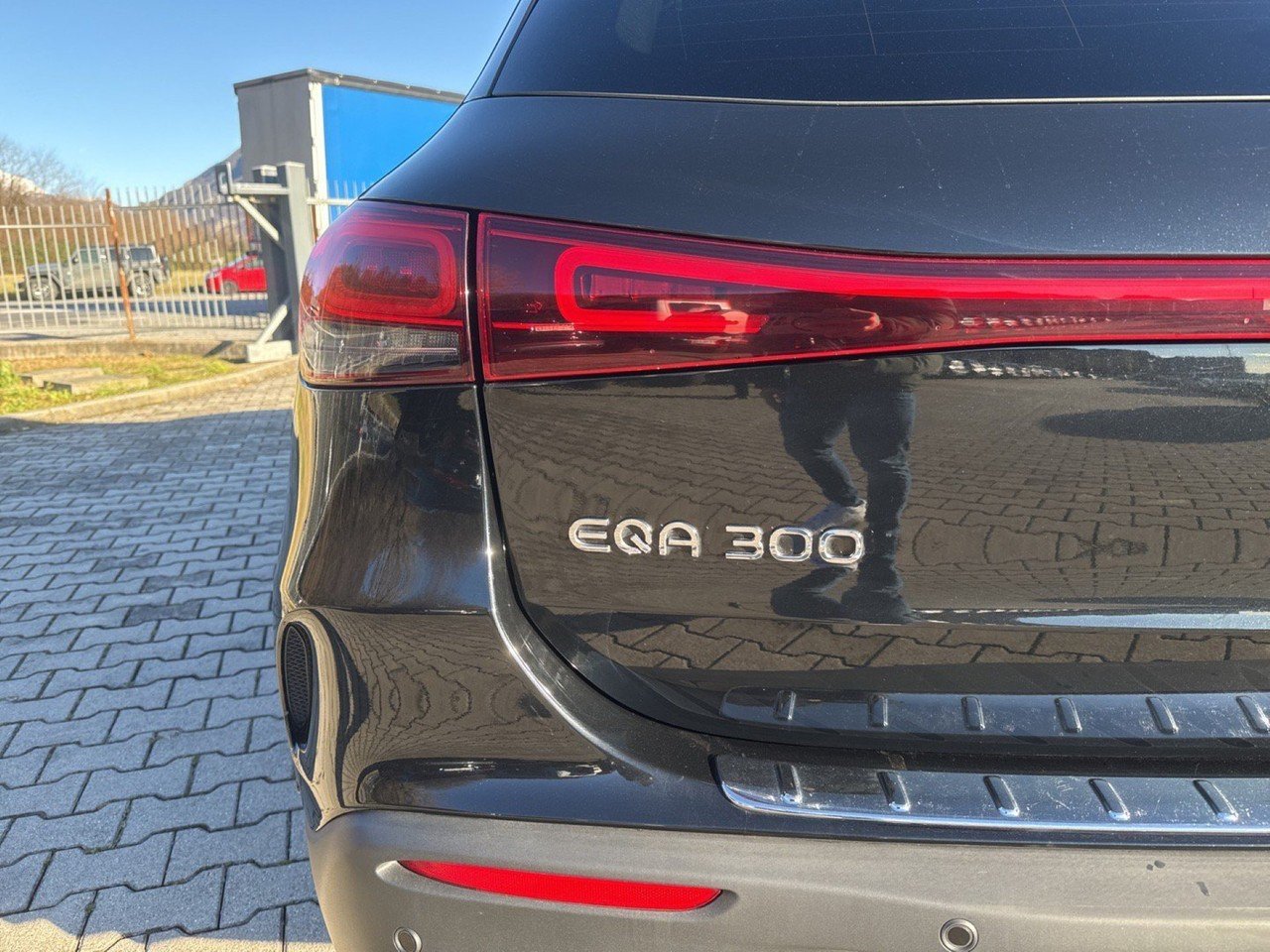 EQA 300 Premium 4matic - Certified