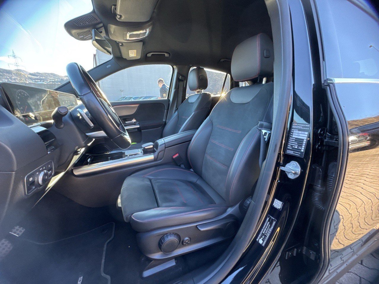 EQA 300 Premium 4matic - Certified