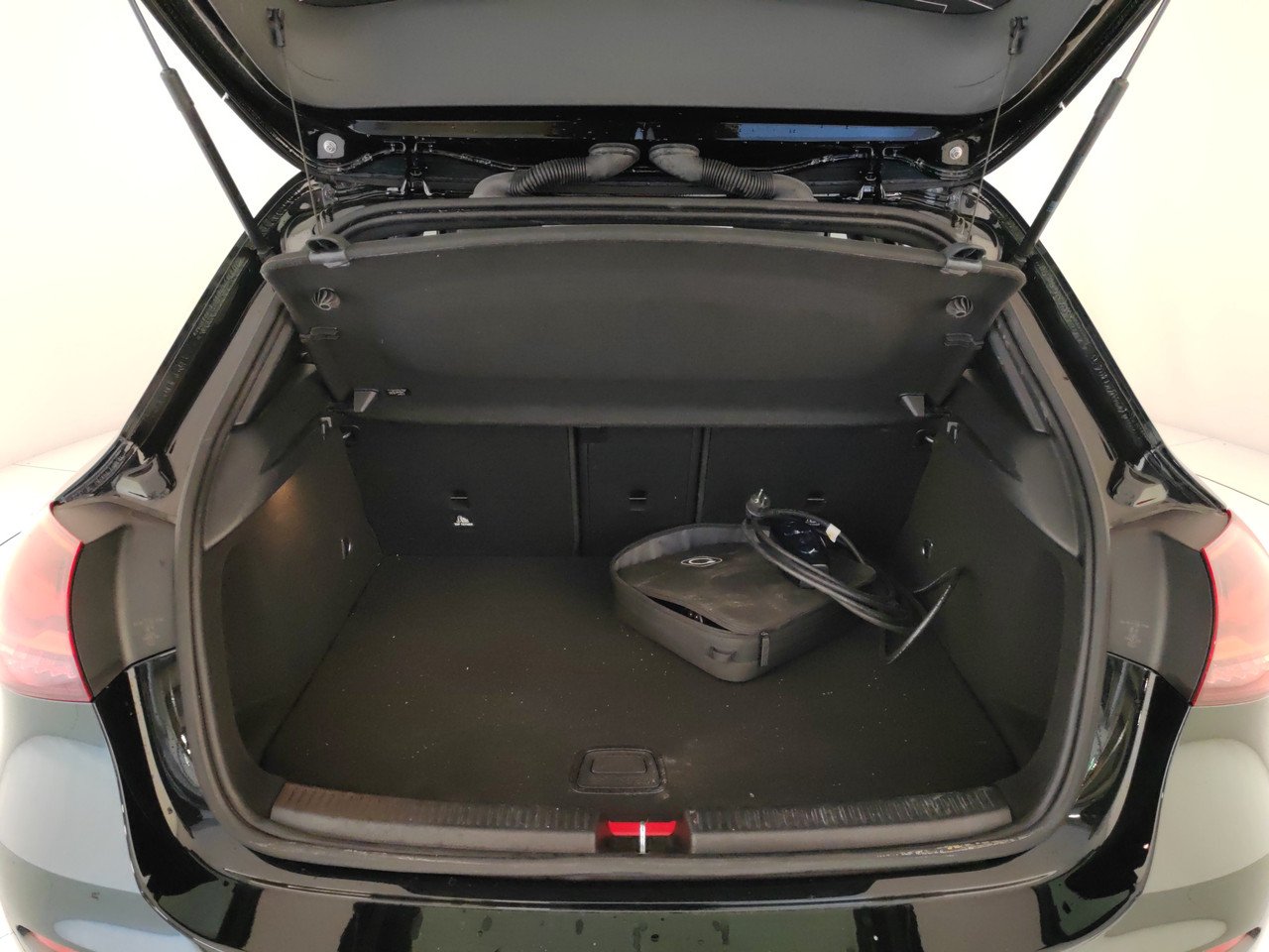 A 250 e phev Progressive Advanced auto - Certified