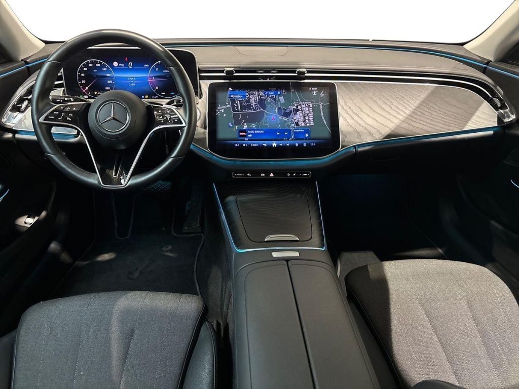 E SW 220 d Advanced auto - Certified
