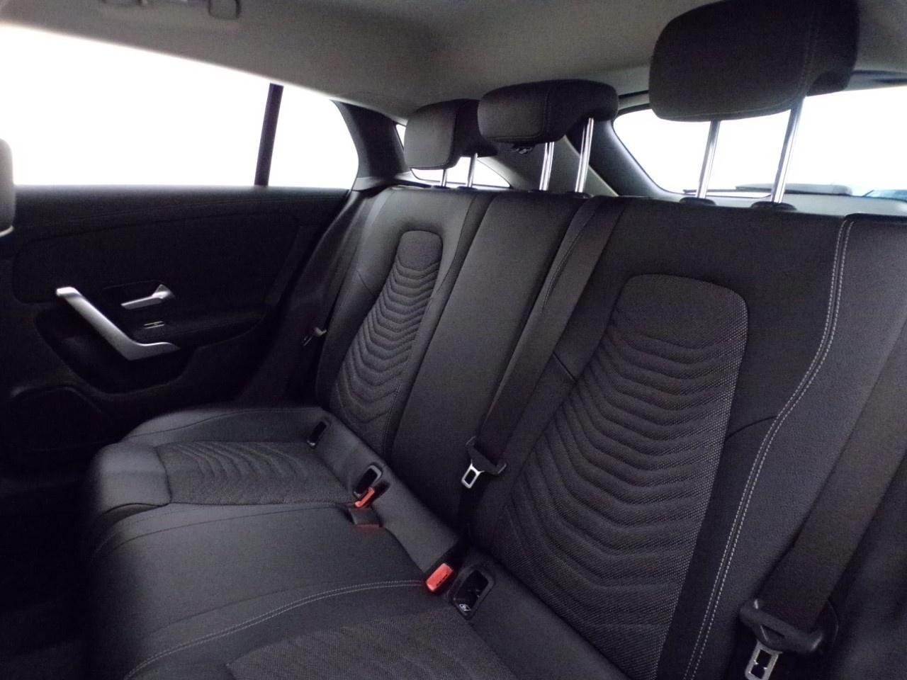 CLA Shooting Brake 180 d Progressive Advanced auto - Certified