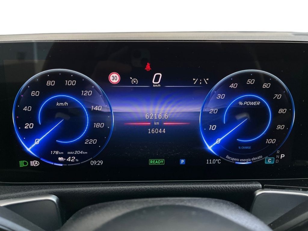 EQB 250+ AMG Line Advanced Plus - Certified