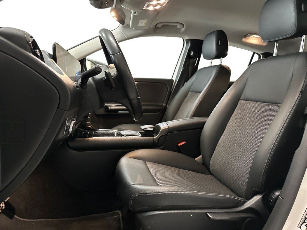 GLA 180 d Business Extra auto - Certified