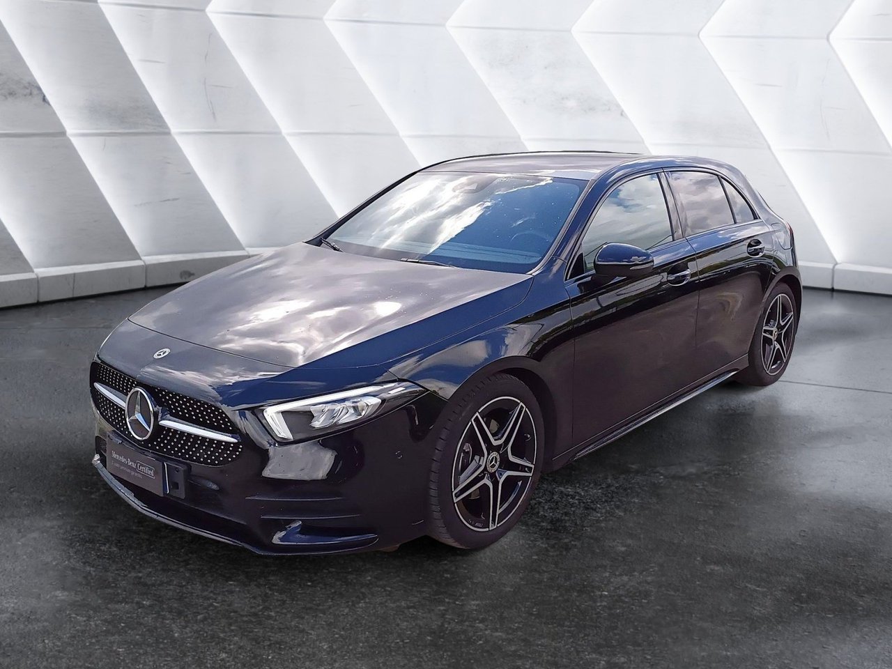 A 180 Premium Night edition - Mercedes Certified