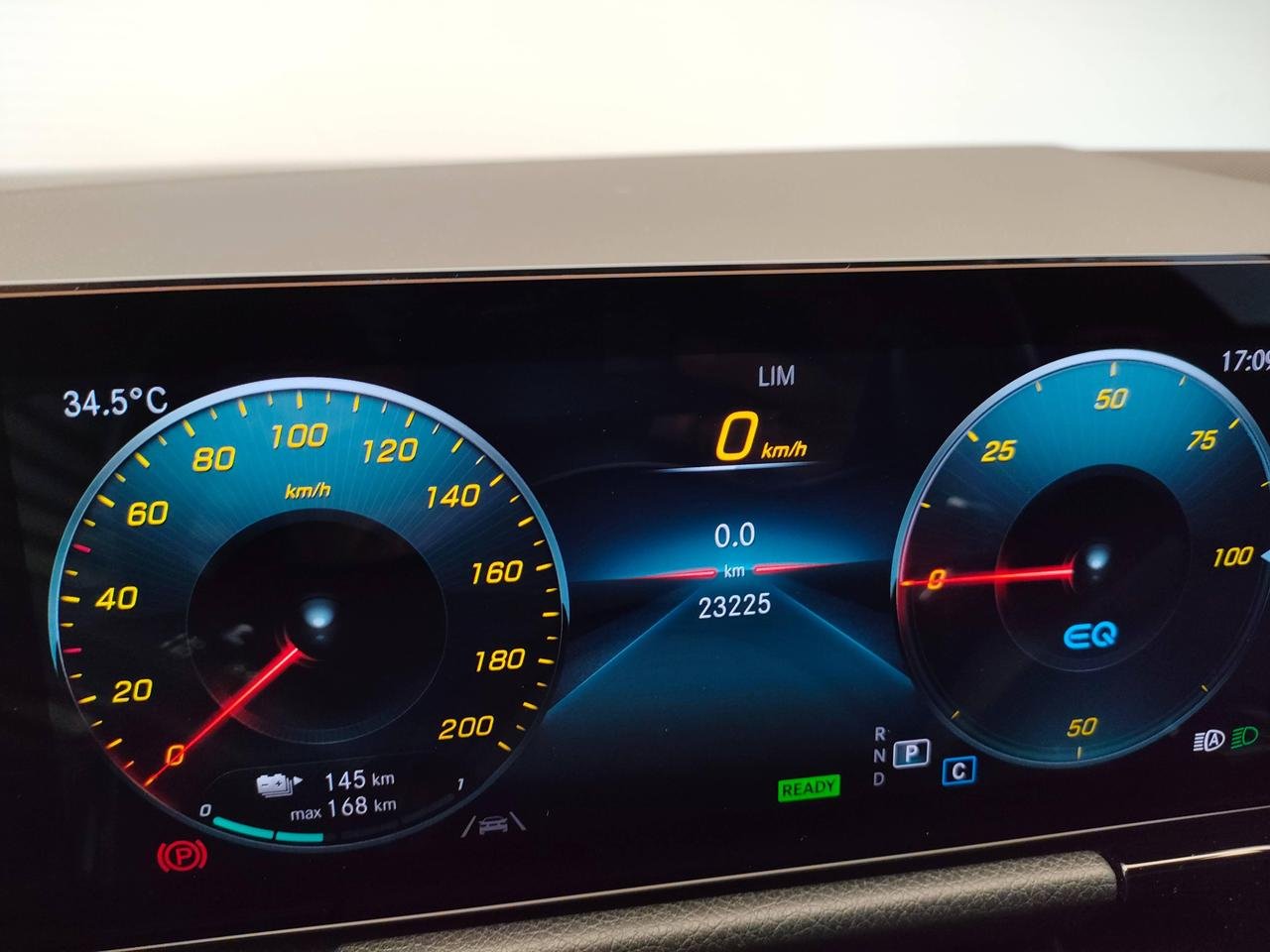 EQA 250 Premium - Certified