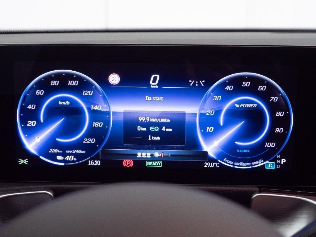 EQB 250+ AMG Line Advanced Plus - Certified