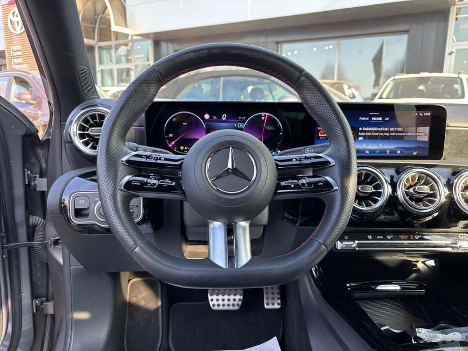A 180 AMG Line Premium auto - Certified