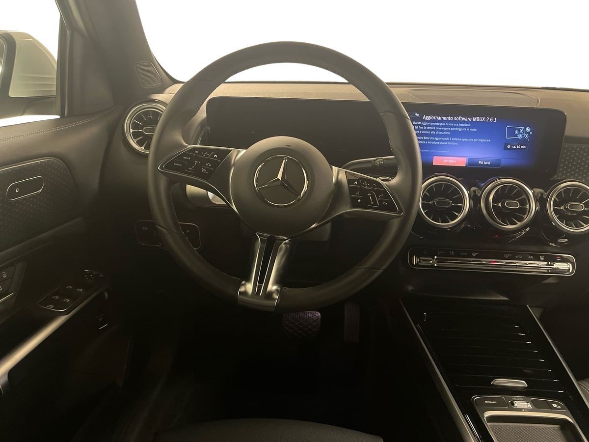 EQB 300 Progressive Advanced 4matic - Certified