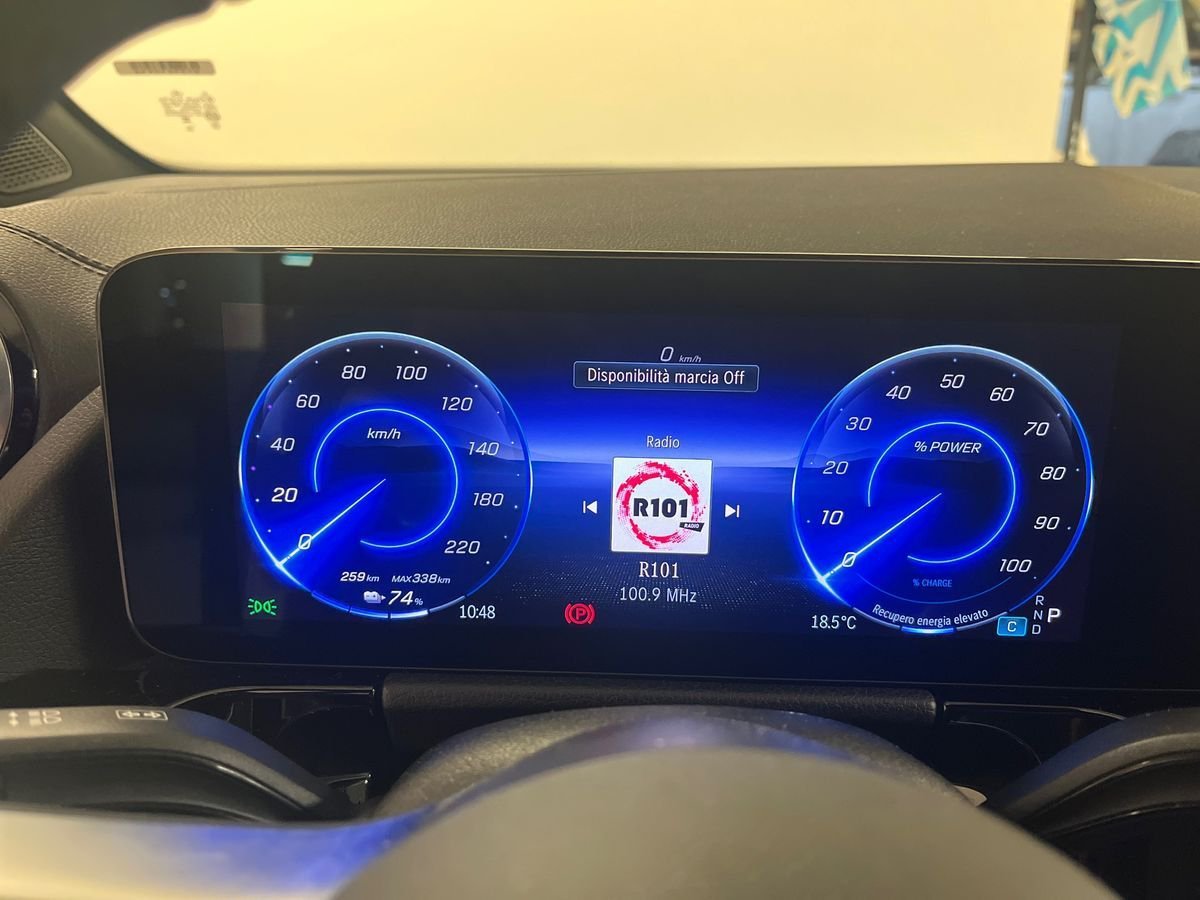 EQA 300 Electric Art Advanced Plus 4matic - Certified