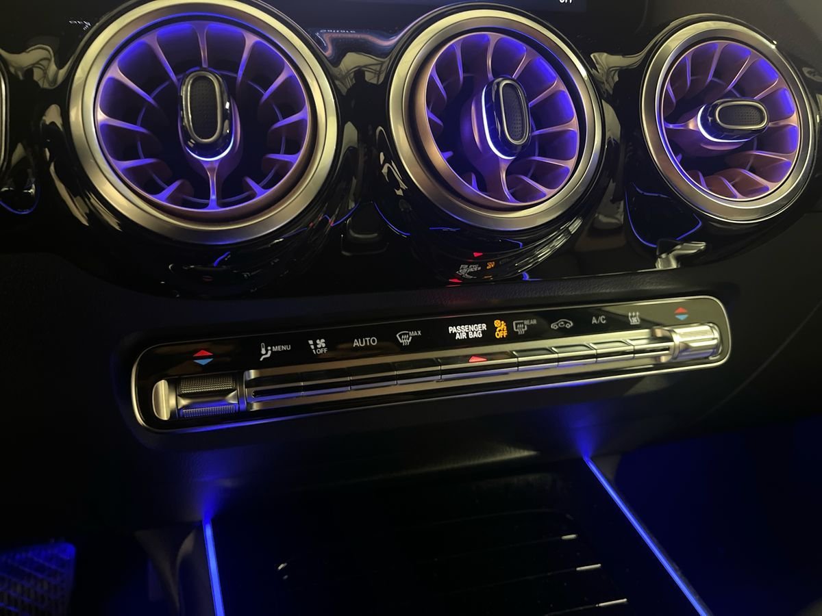 EQA 300 Electric Art Advanced Plus 4matic - Certified