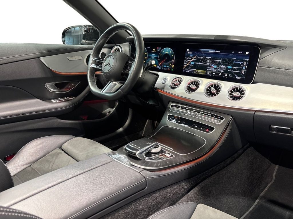 E Cabrio 200 mhev (eq-boost) Premium Plus auto - Certified