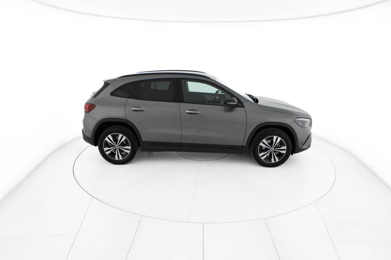 GLA 180 d Progressive Advanced Plus auto - Certified