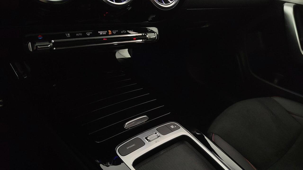 CLA Shooting Brake 200 d AMG Line Advanced Plus au - Certified