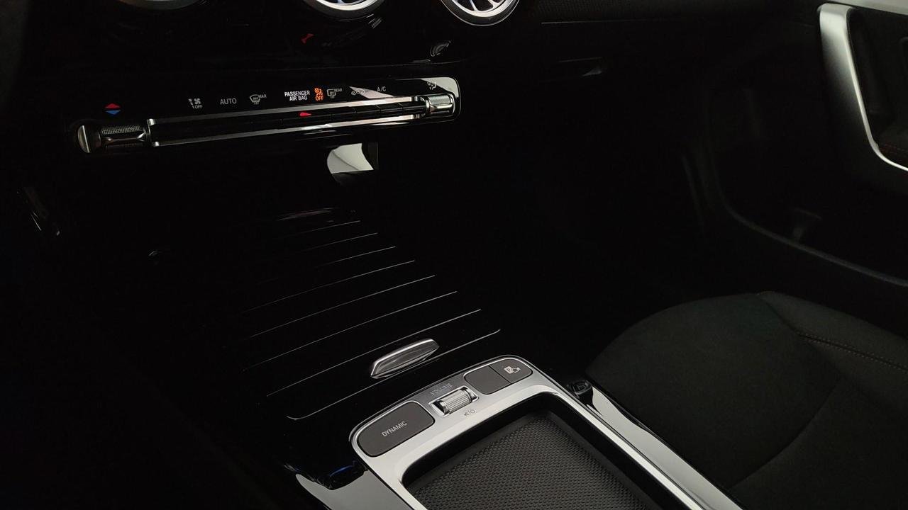 CLA Shooting Brake 200 d AMG Line Advanced Plus au - Certified