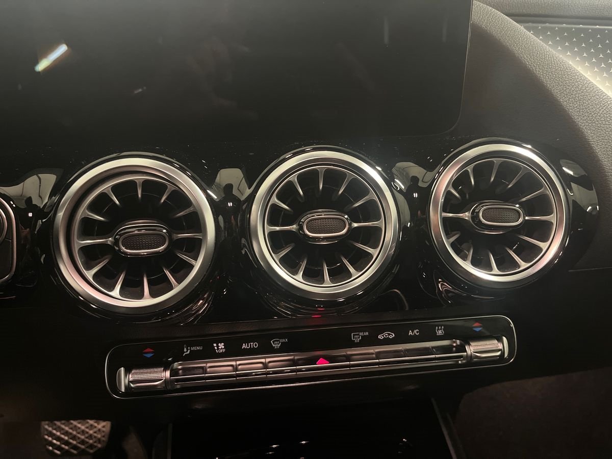 EQA 300 Progressive Advanced 4matic - Certified