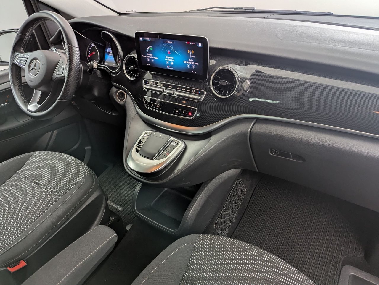 V Long 220 d Executive auto - Certified