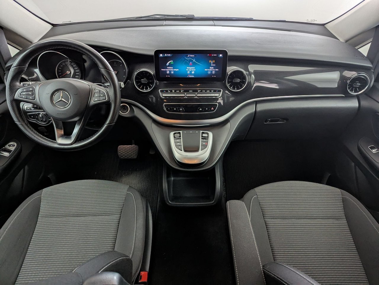 V Long 220 d Executive auto - Certified