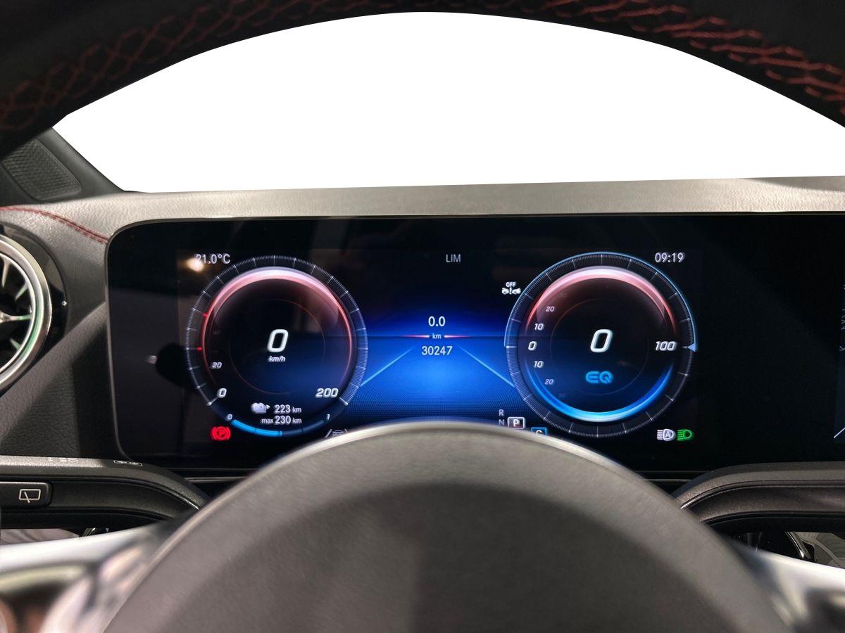 EQA 300 Premium 4matic - Certified