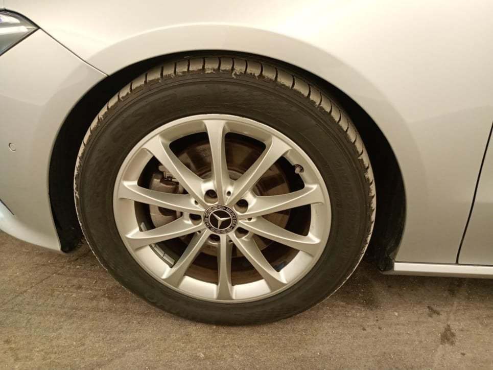 CLA Shooting Brake 200 d Business Extra auto - Certified