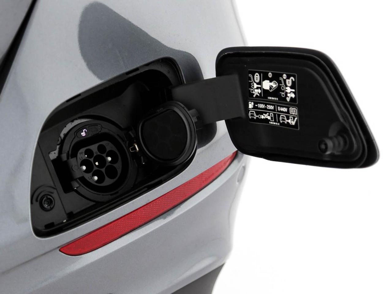 E 300 de phev (eq-power) Premium Plus 4matic auto - Certified