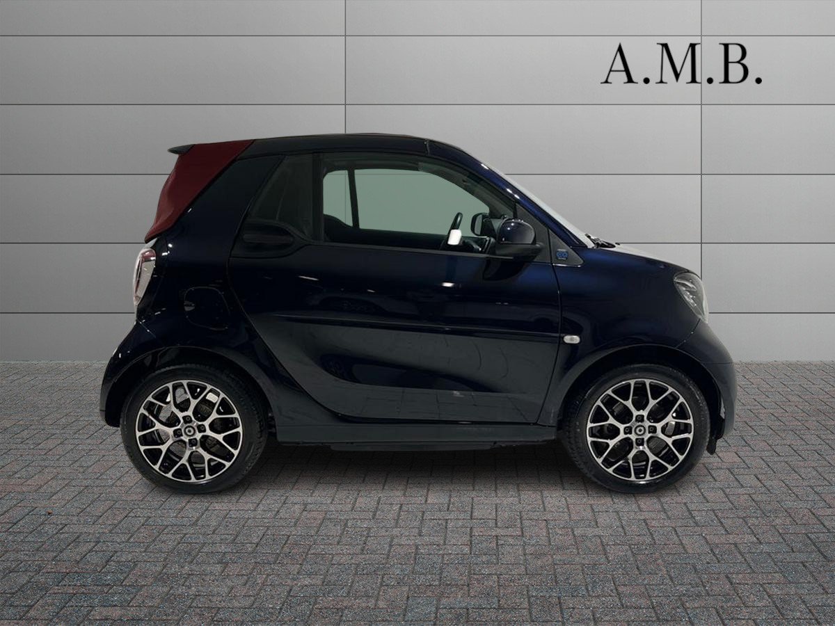 Fortwo Cabrio eq suitegrey-white 22kW - Certified