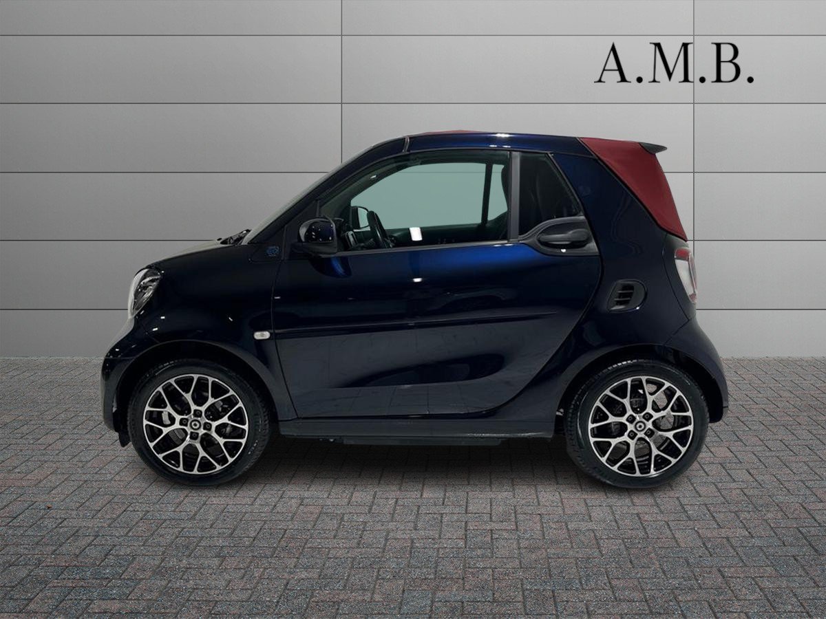 Fortwo Cabrio eq suitegrey-white 22kW - Certified